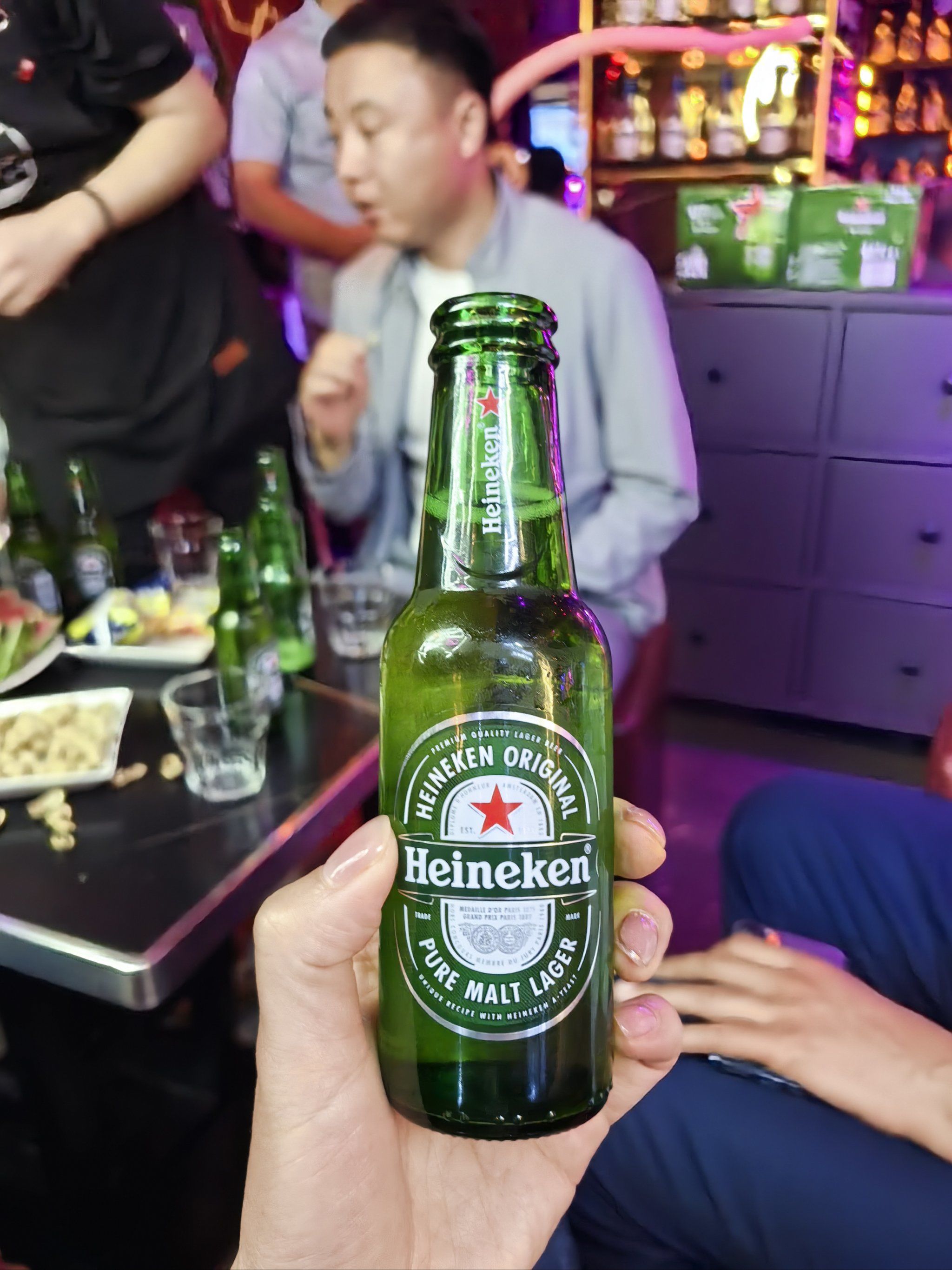 徒手拍啤酒瓶技巧